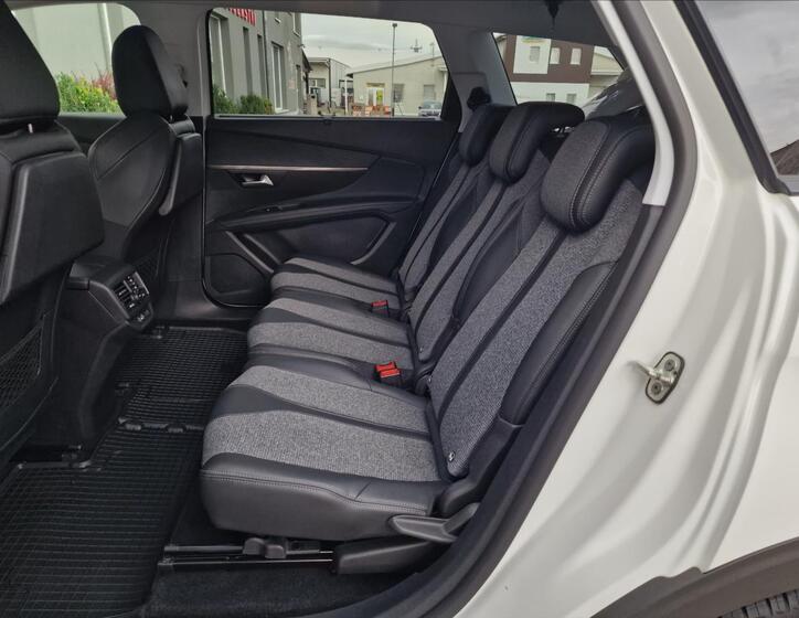 Peugeot 5008 17
