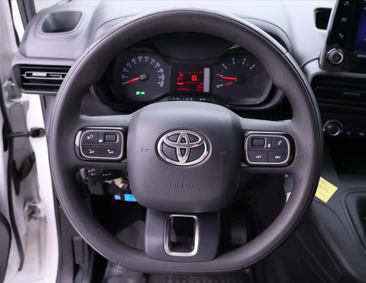 Toyota ProAce 17