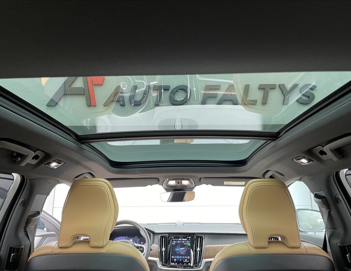 Volvo V90 22