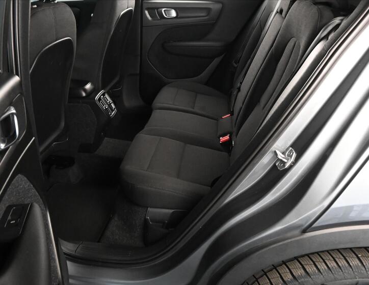 Volvo XC40 10