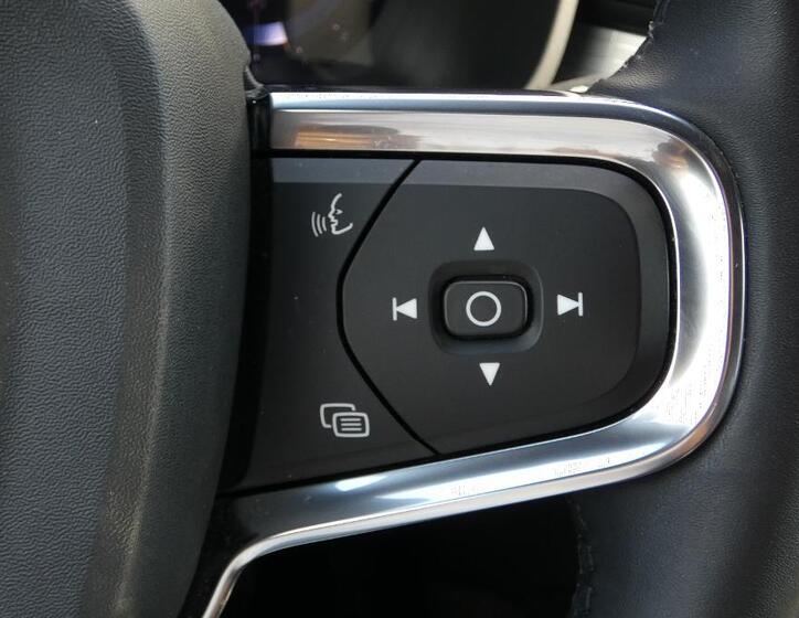 Volvo XC40 12