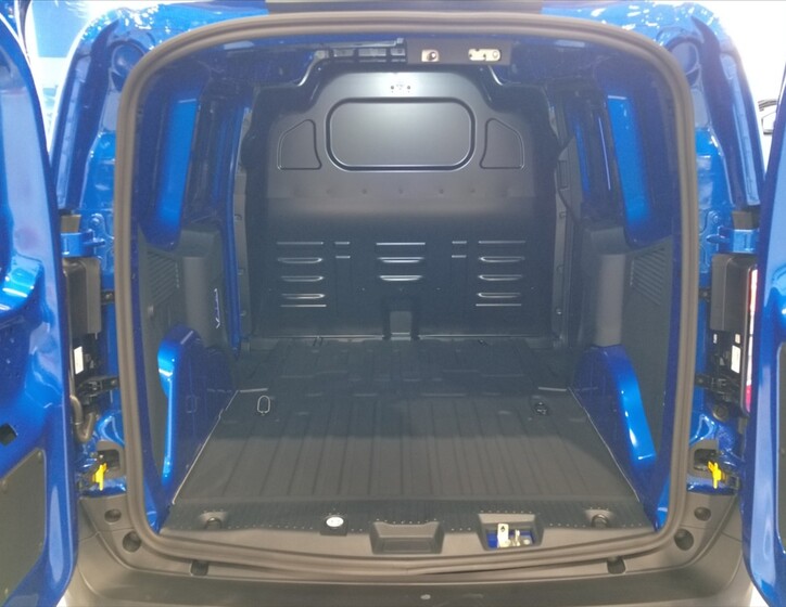 Ford Transit Courier 16