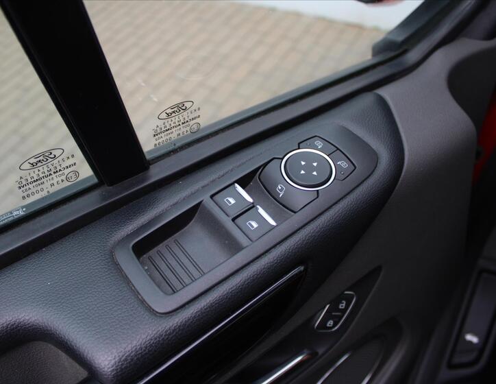 Ford Tourneo Custom 23