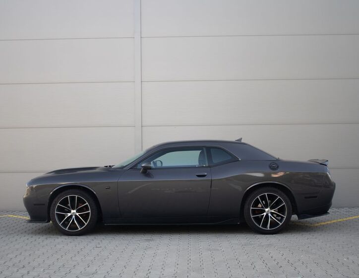 Dodge Challenger 9