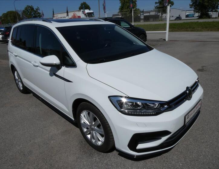 Volkswagen Touran 1
