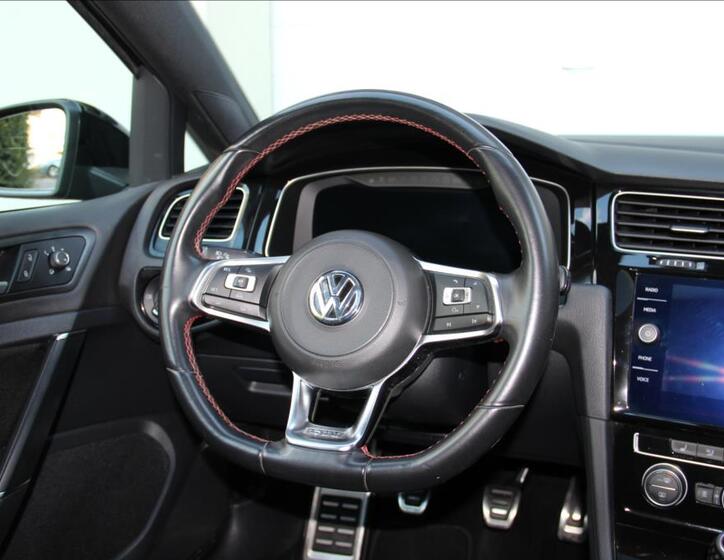 Volkswagen Golf 22