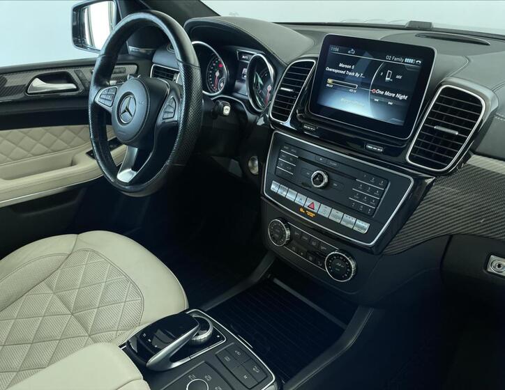 Mercedes-Benz GLS 17