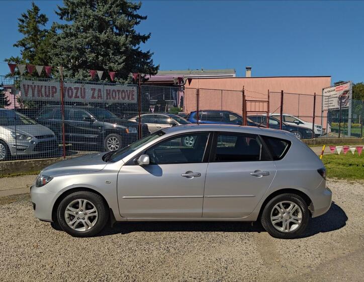 Mazda 3 8