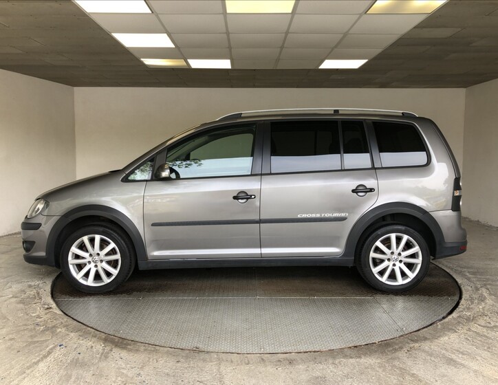Volkswagen Touran 4