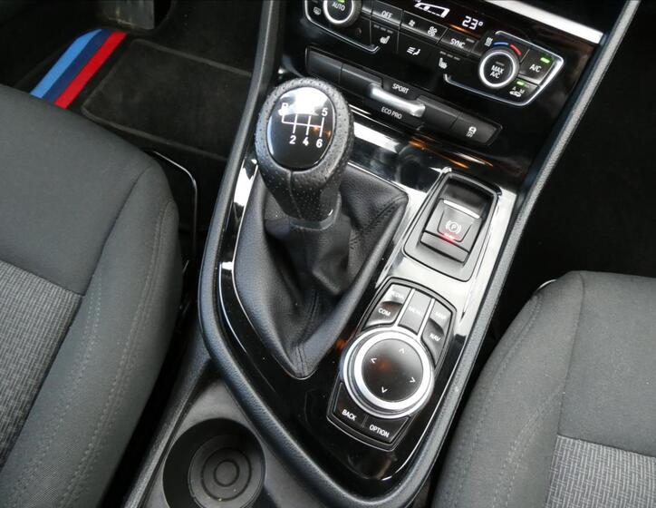 BMW Řada 2 33