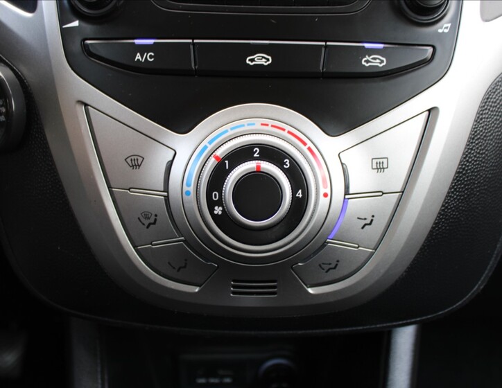 Hyundai ix20 13