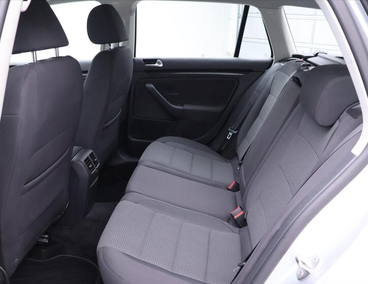 Volkswagen Golf 16