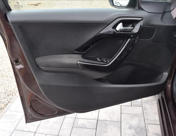 Peugeot 208 22
