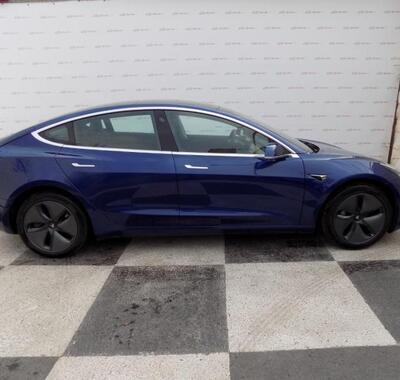 Tesla Model 3 6