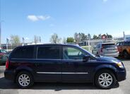 Chrysler Town & Country 11