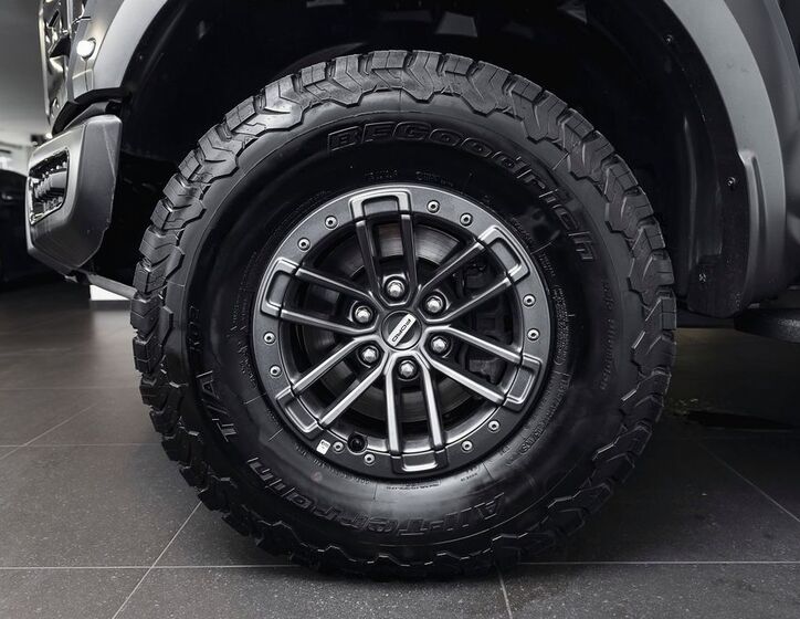 Ford F-150 9