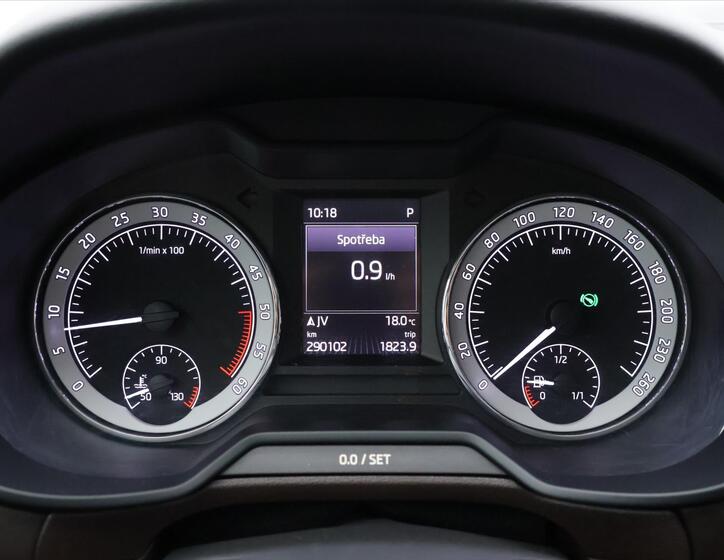 Škoda Octavia 16