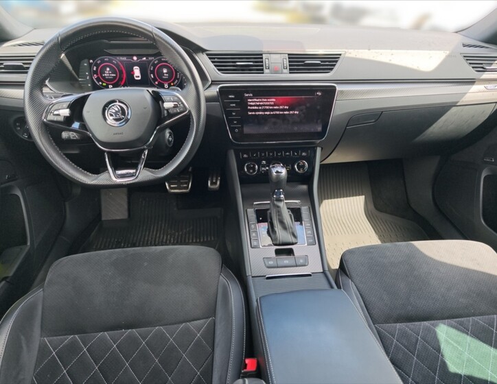 Škoda Superb 8