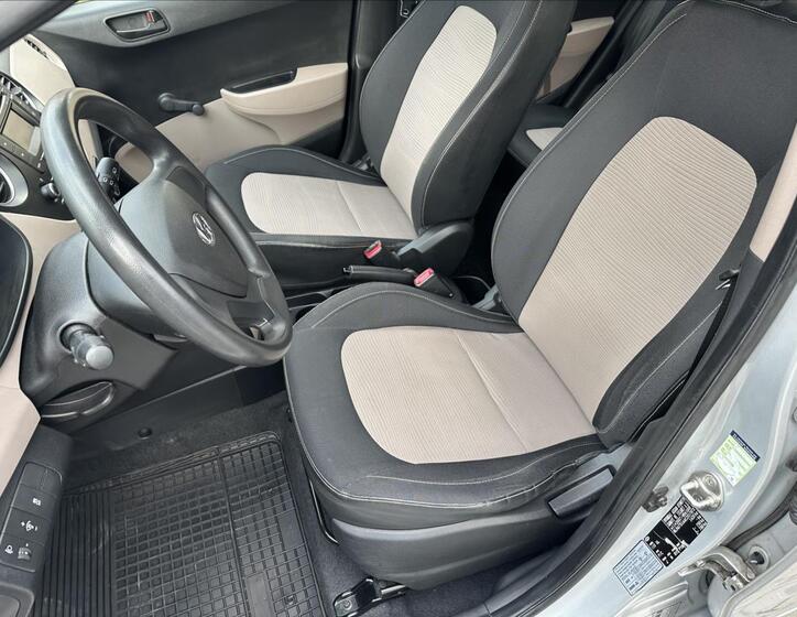 Hyundai i10 12