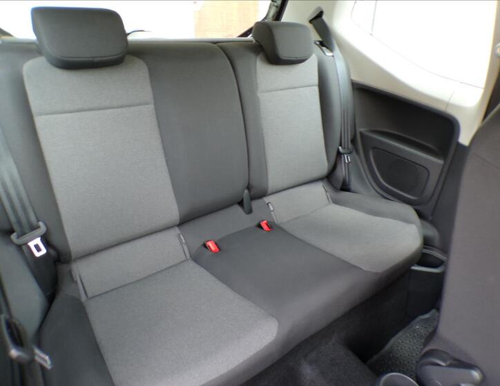 Volkswagen up! 16