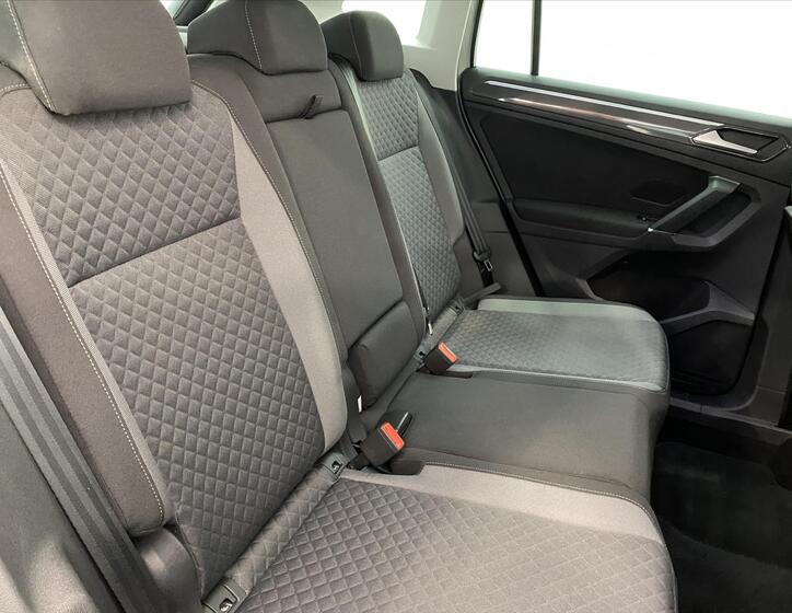 Volkswagen Tiguan 7
