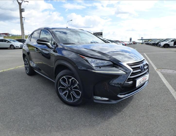 Lexus NX 300h 1