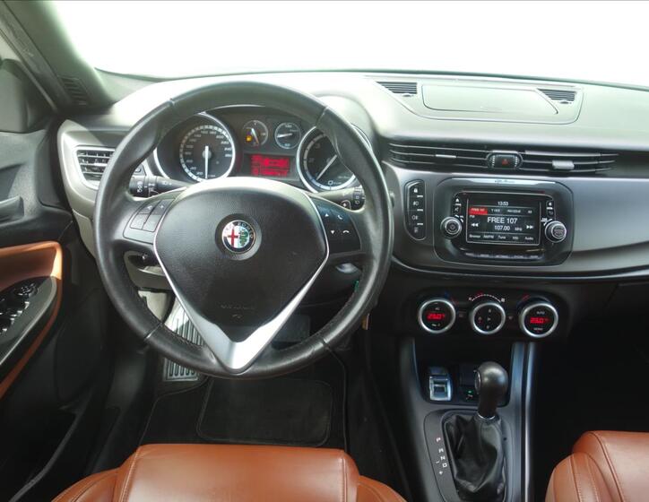 Alfa Romeo Giulietta 11