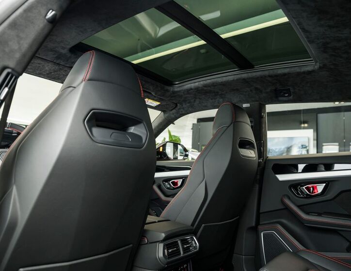 Lamborghini Urus 8