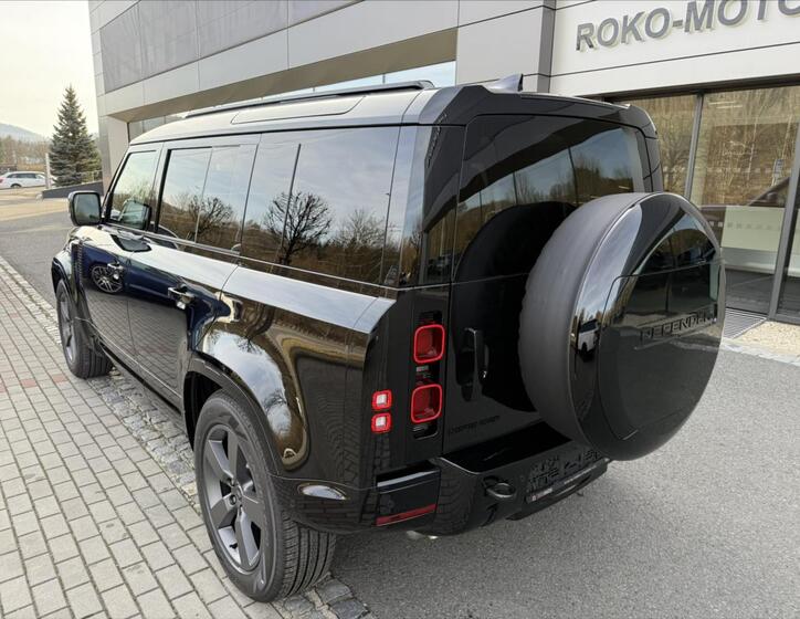 Land Rover Defender 10