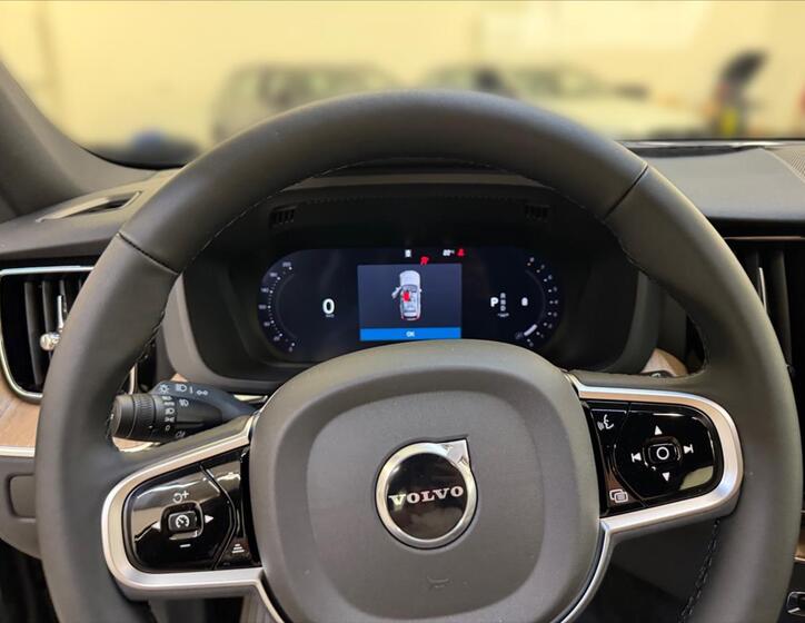 Volvo XC60 8