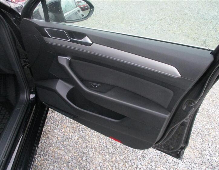 Volkswagen Passat 10