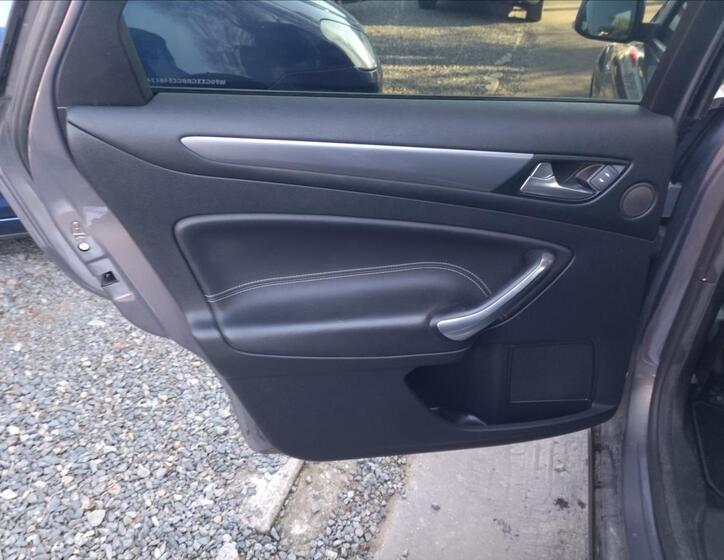 Ford Mondeo 18