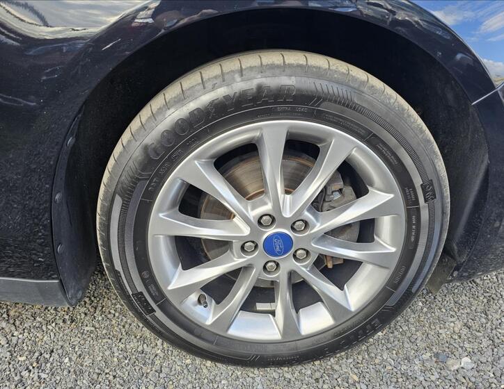 Ford Mondeo 41