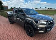 Toyota Hilux 2