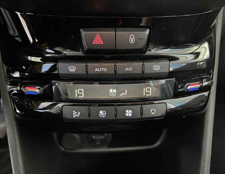 Peugeot 2008 17