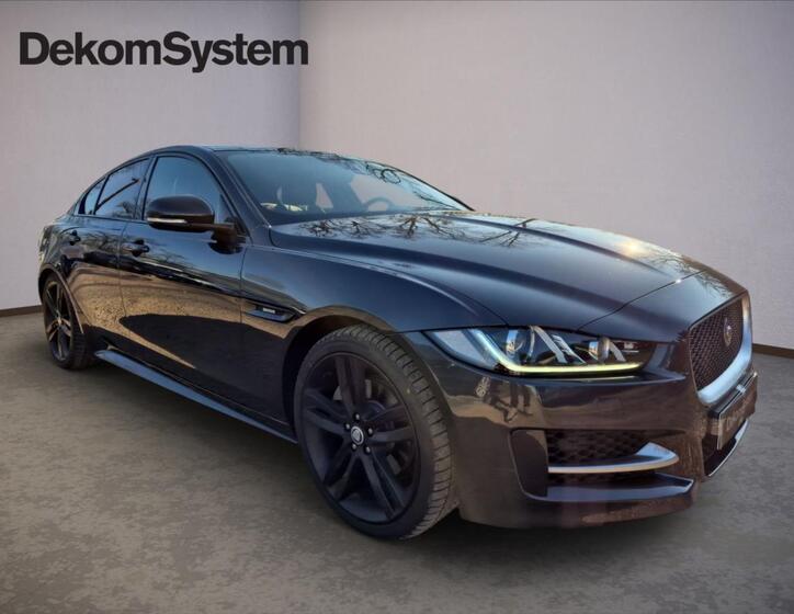 Jaguar XE 2