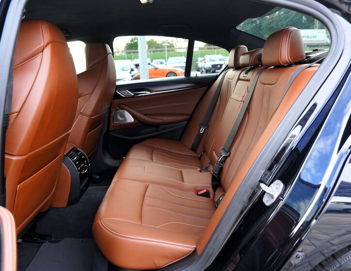 BMW M5 36
