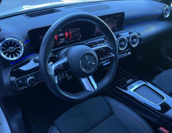 Mercedes-Benz CLA 9