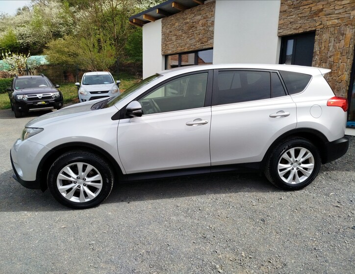 Toyota RAV4 2