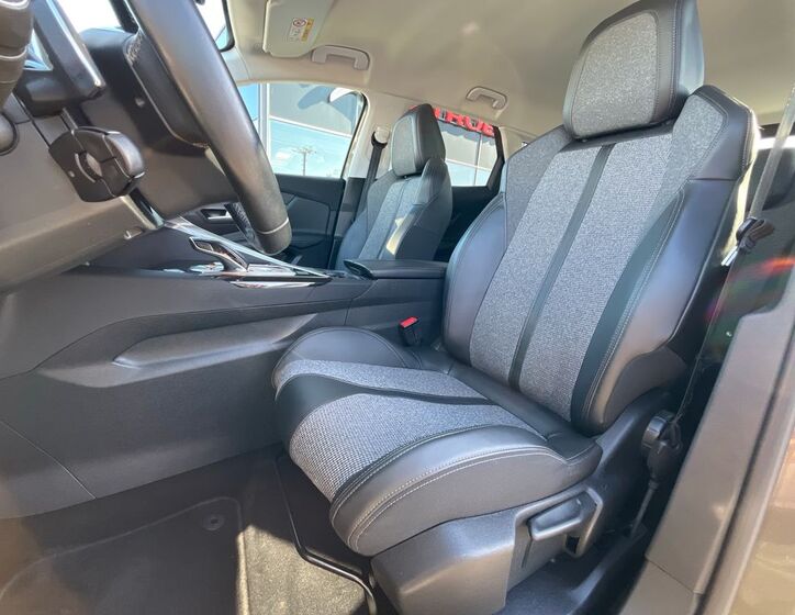 Peugeot 3008 8