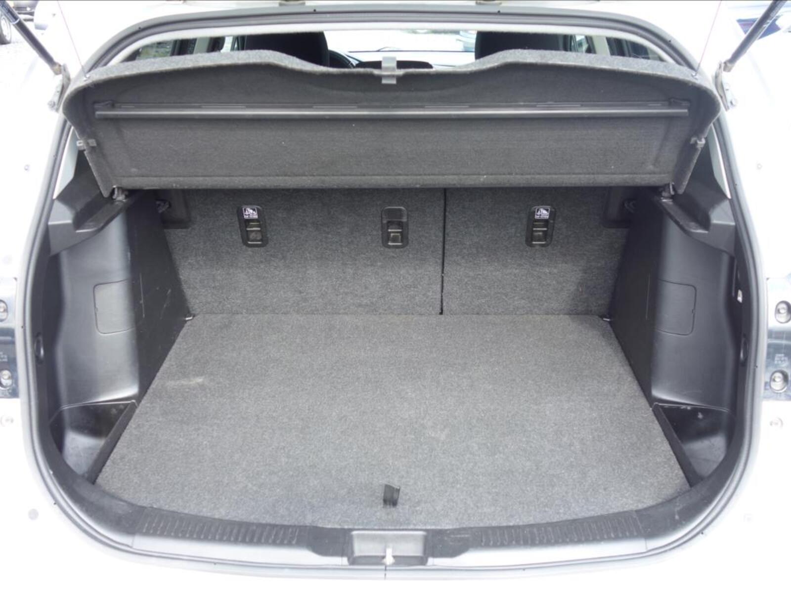 Suzuki S-Cross 16