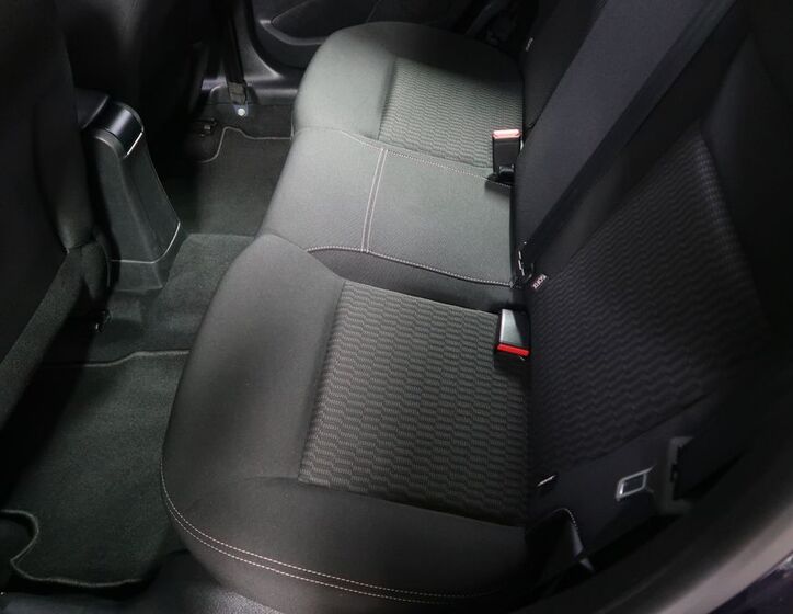 Peugeot 208 10