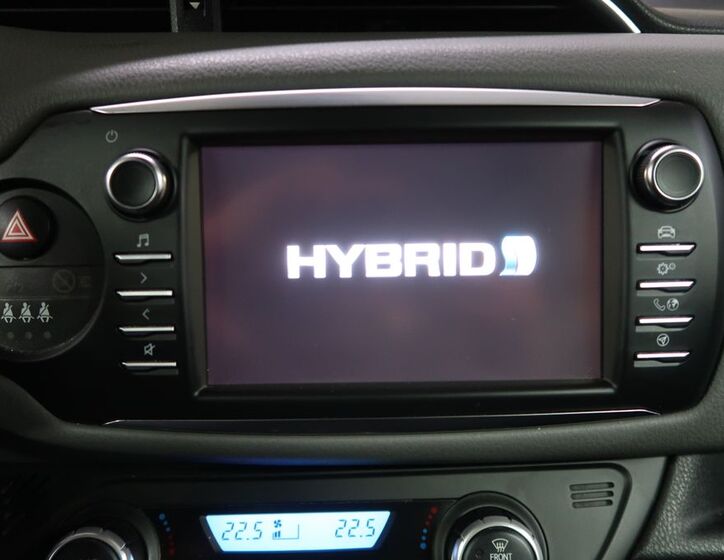 Toyota Yaris 16