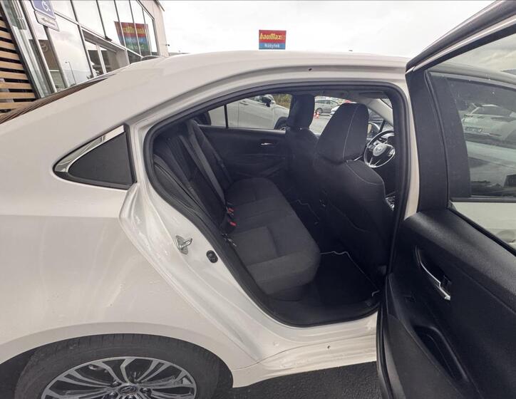 Toyota Corolla 13