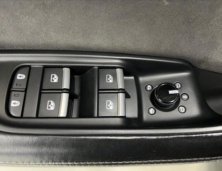 Audi Q8 32