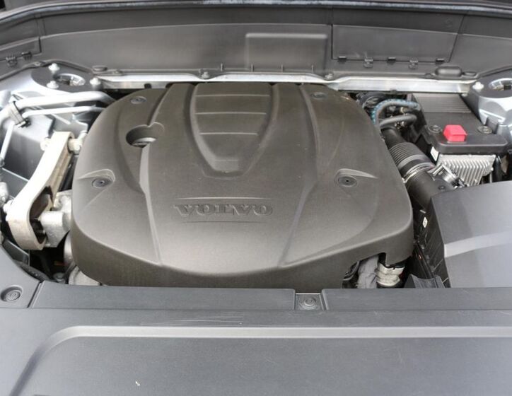 Volvo XC90 13