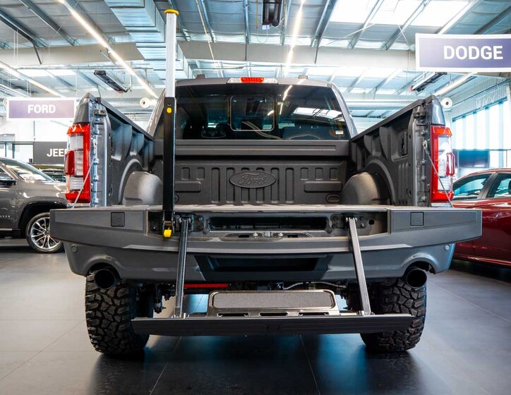 Ford F-150 8