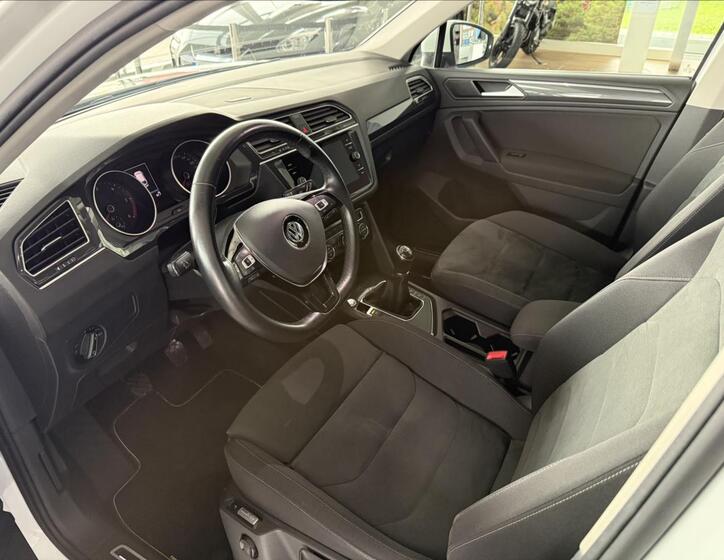 Volkswagen Tiguan 7