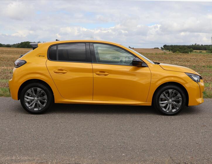 Peugeot 208 8