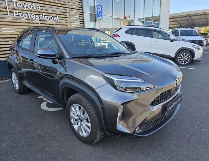 Toyota Yaris Cross 13